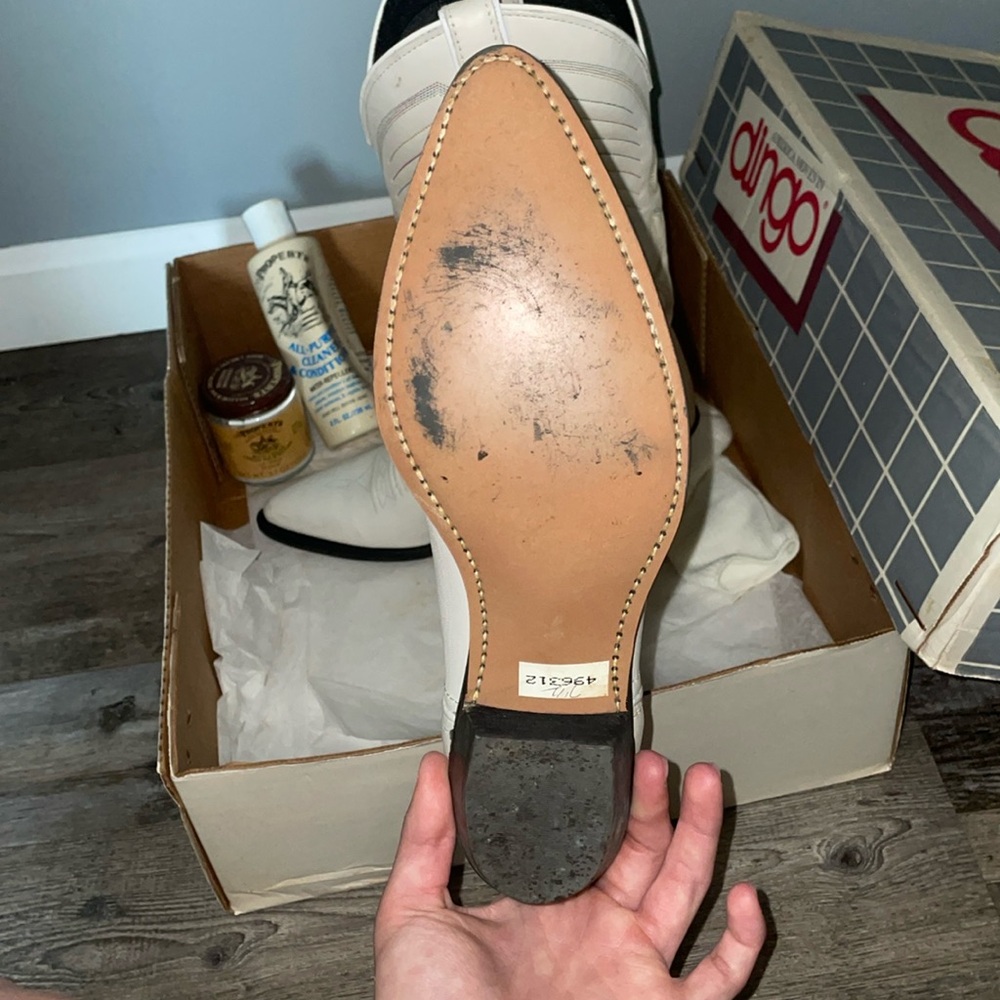 Vintage white cowboy boots - Picture 3 of 4